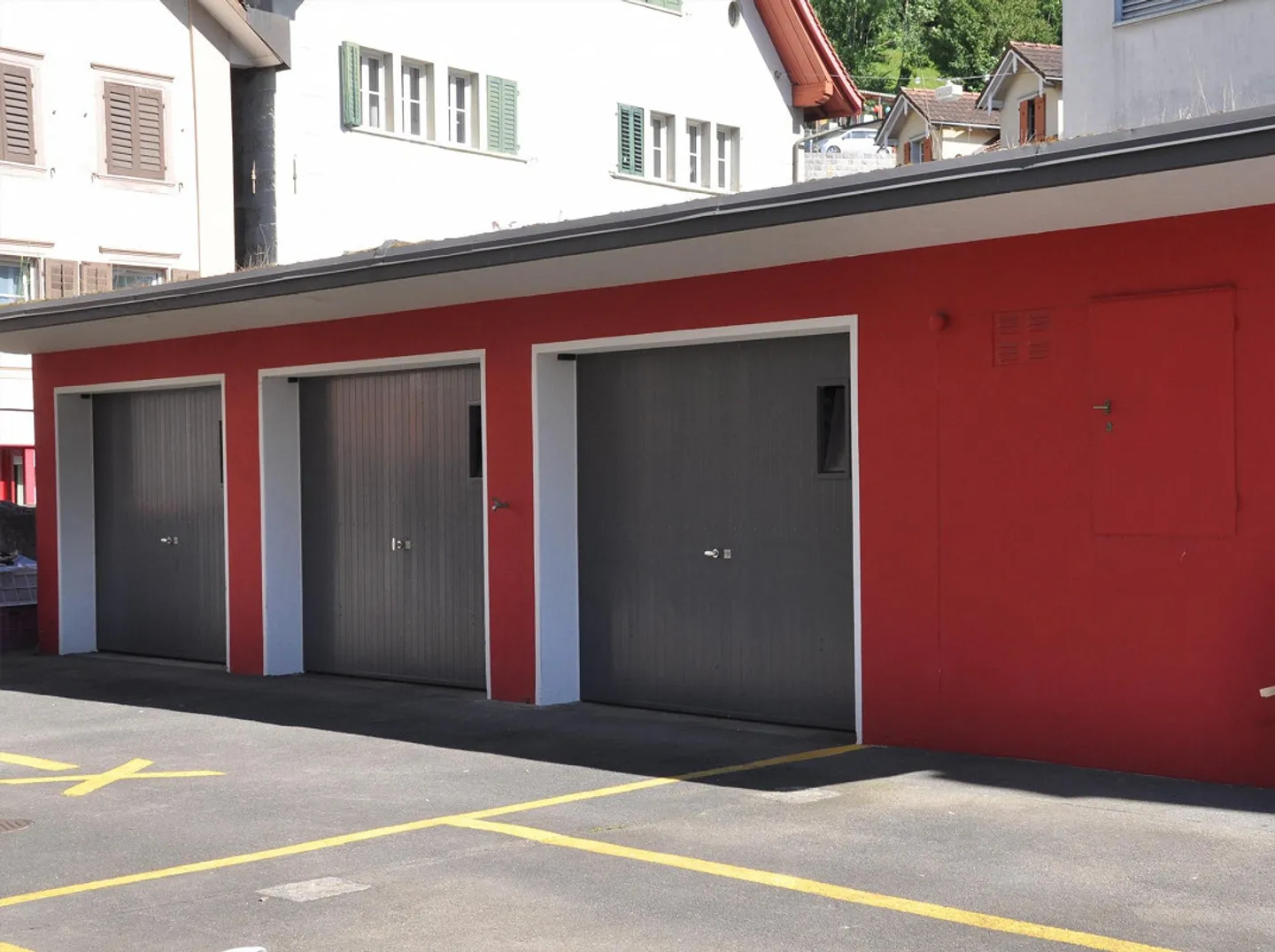 Charming 5.5 Room Old Building Apartment with Lake View in Flüelen - Photo 13 of 14