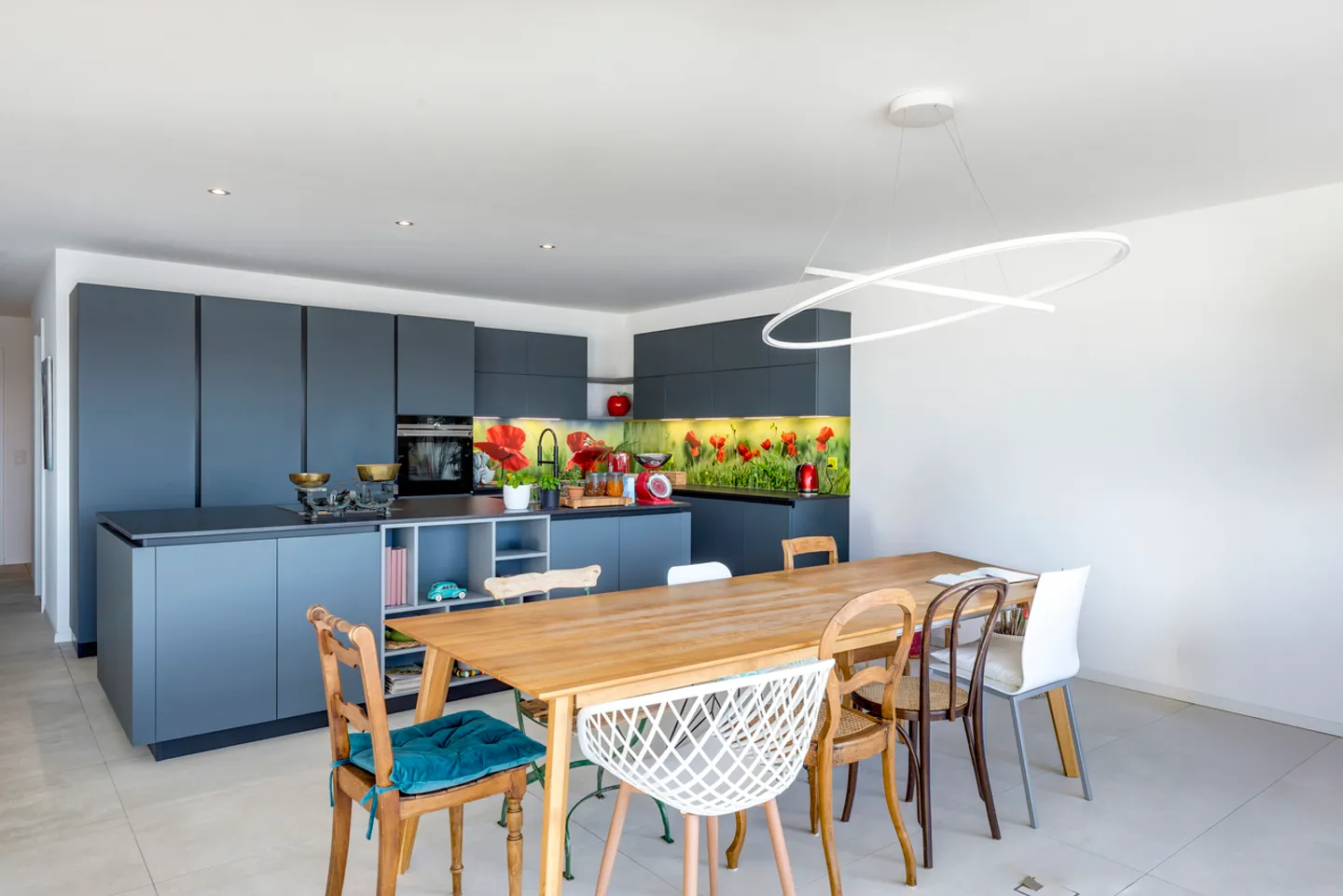 Stunning 4.5-room apartment in Botterens - Photo 3 of 18