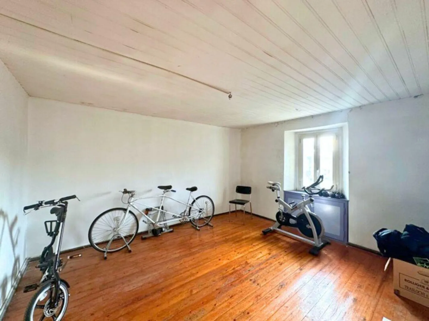 Complexe résidentiel intéressant à rénover avec cour privée et petit jardin - Photo 9 sur 19