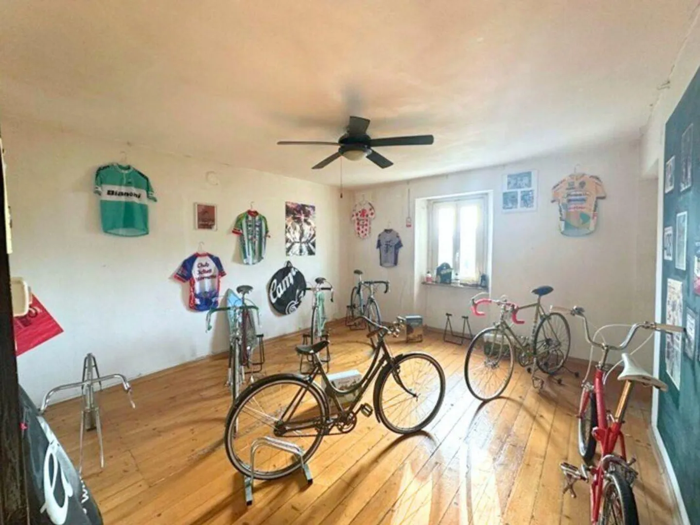 Complexe résidentiel intéressant à rénover avec cour privée et petit jardin - Photo 10 sur 19