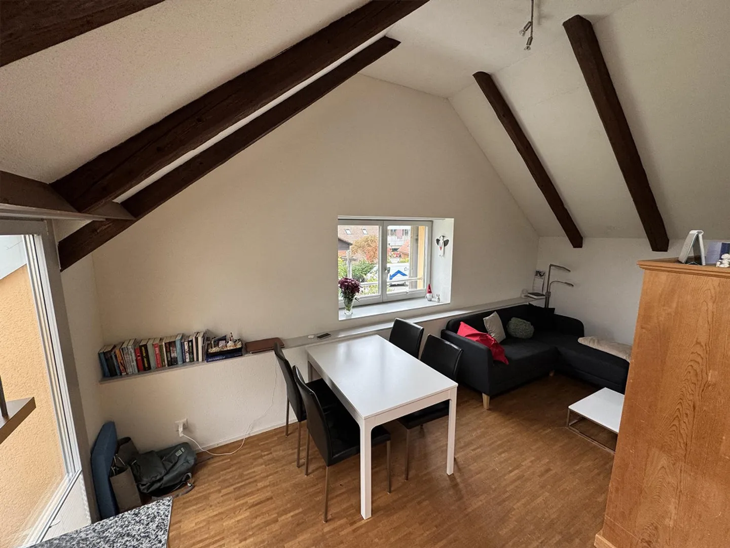 Sous-locataire à partir du 01.12.2025 pour un appartement de 2,5 pièces à Steinhausen - Photo 1 sur 6