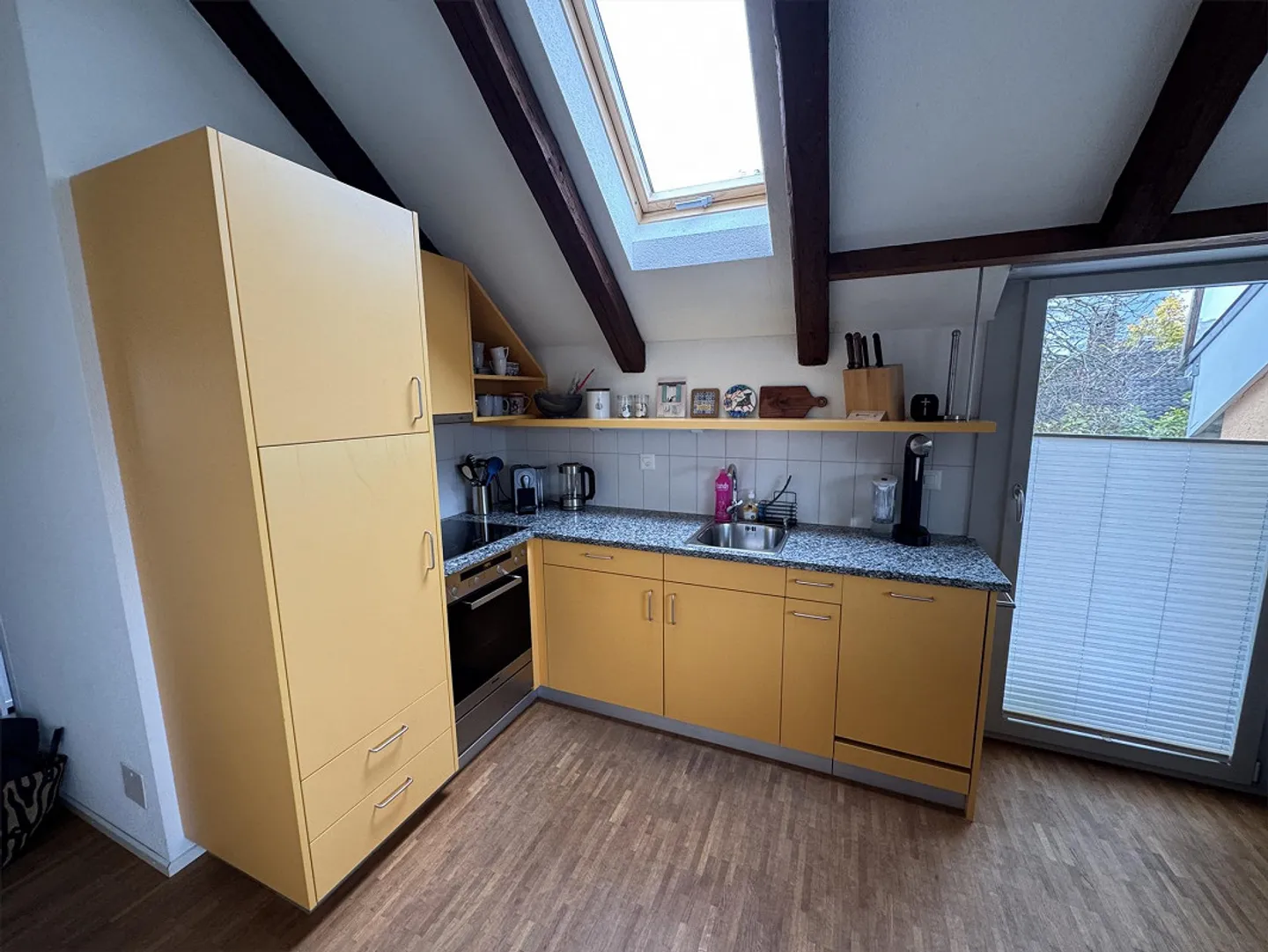 Sous-locataire à partir du 01.12.2025 pour un appartement de 2,5 pièces à Steinhausen - Photo 3 sur 6