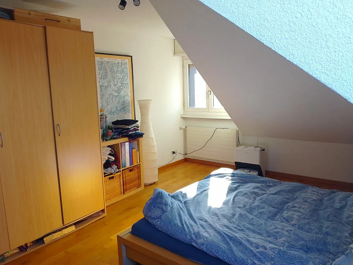 Charmante Dachwohnung mit Terrasse - Foto 12 von 17