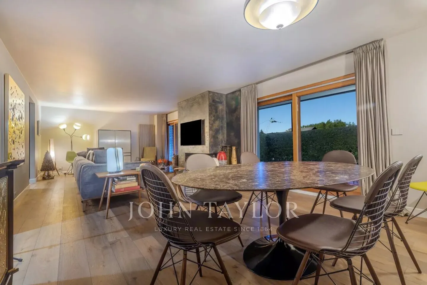 Appartement exceptionnel de 5,5 pièces au coeur de Crans - disponible pour des locations à court terme ou à la semaine - Photo 2 sur 13