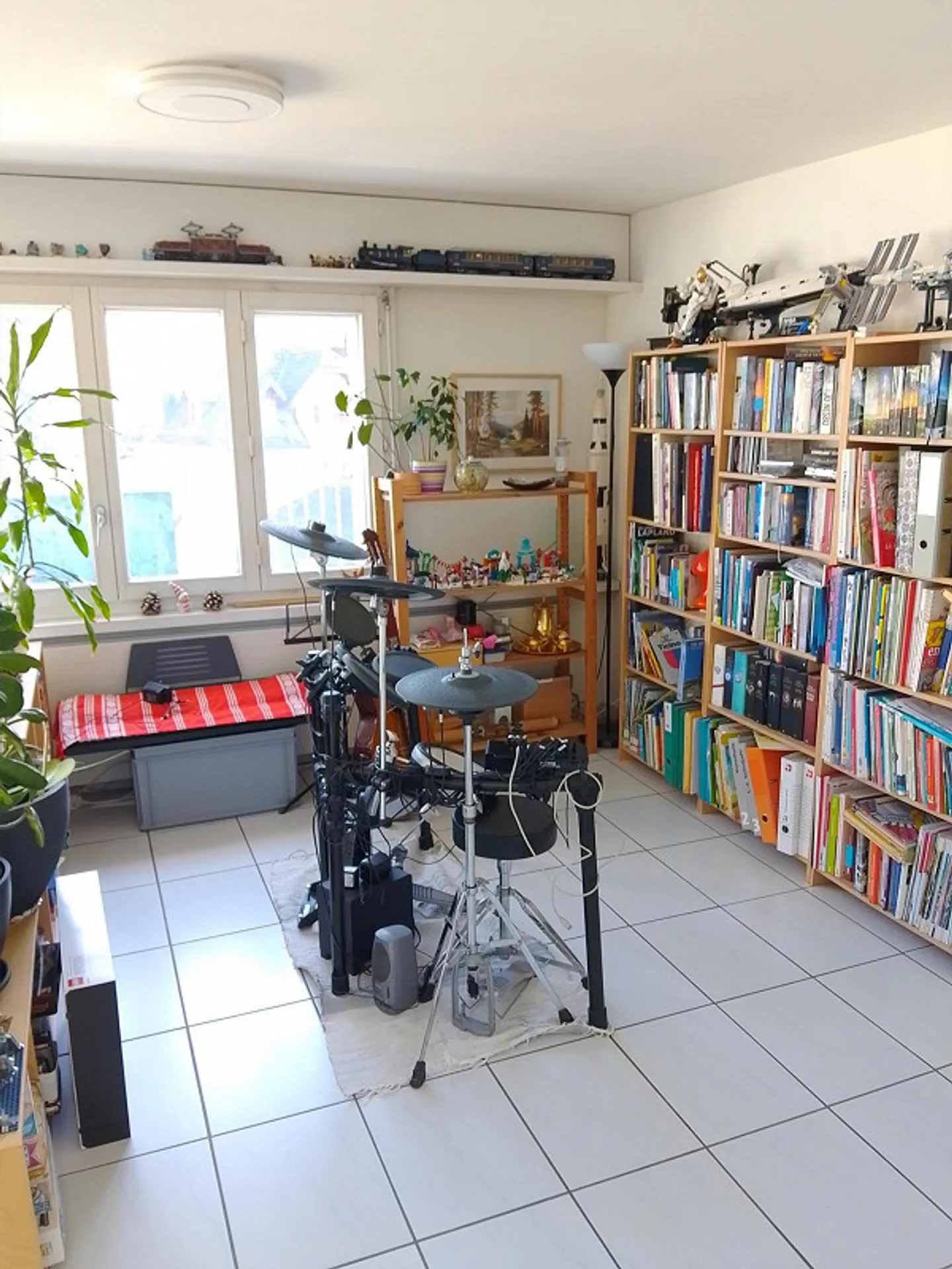 Charmante Dachwohnung mit Terrasse - Foto 13 von 17