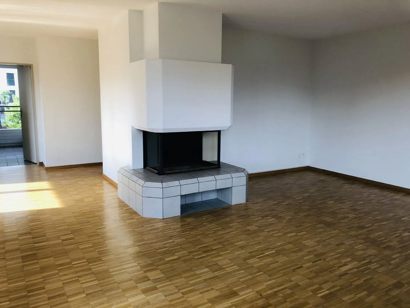 Charmante Dachwohnung mit Grosser Terrasse - Foto 4 von 13