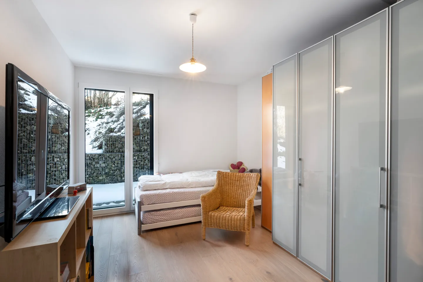 Stunning 4.5-room apartment in Botterens - Photo 9 of 18