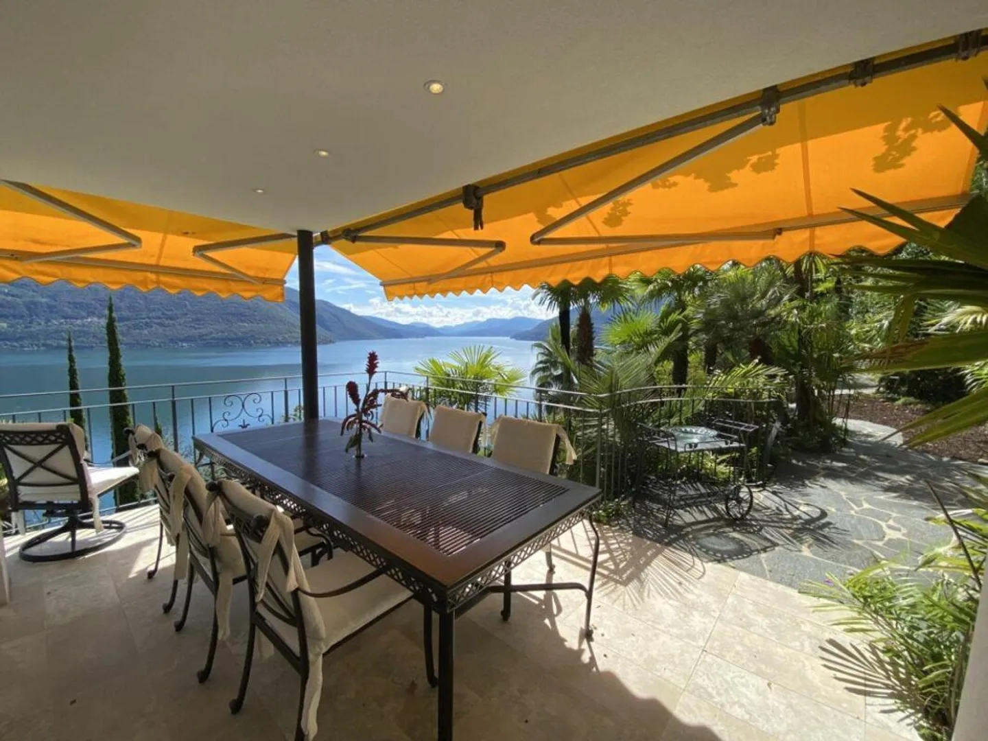 Mediterranean Villa with Infinity Pool and Panoramic Lake View in Brissago - Photo 6 of 21