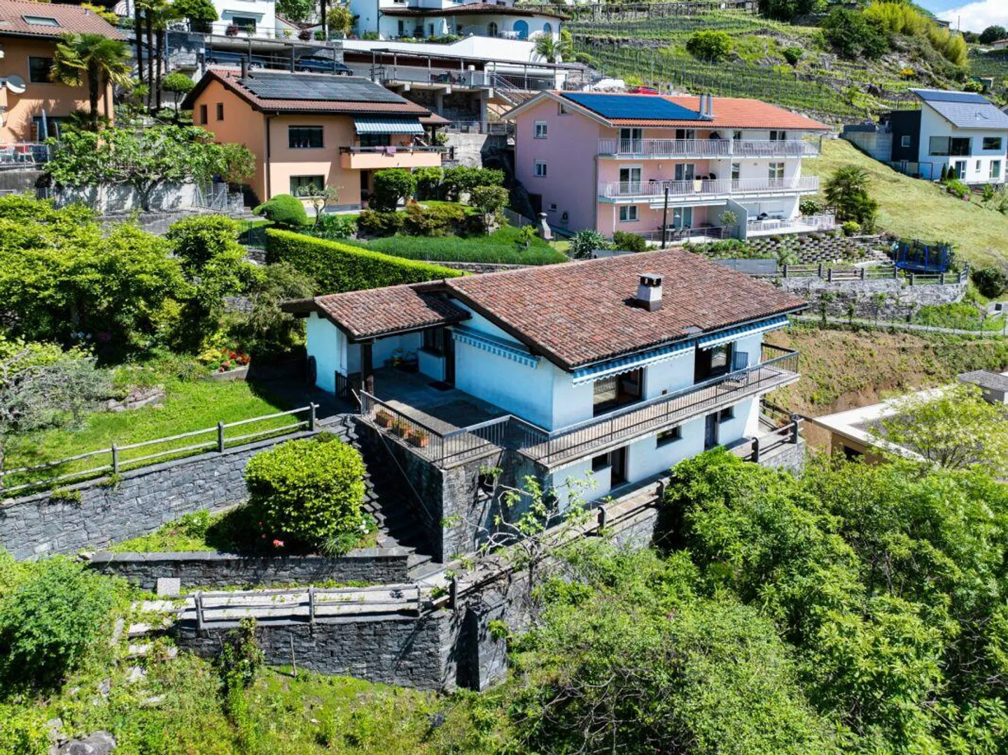 LAVERTEZZO - House with Garden and Panoramic View - Photo 1 of 21