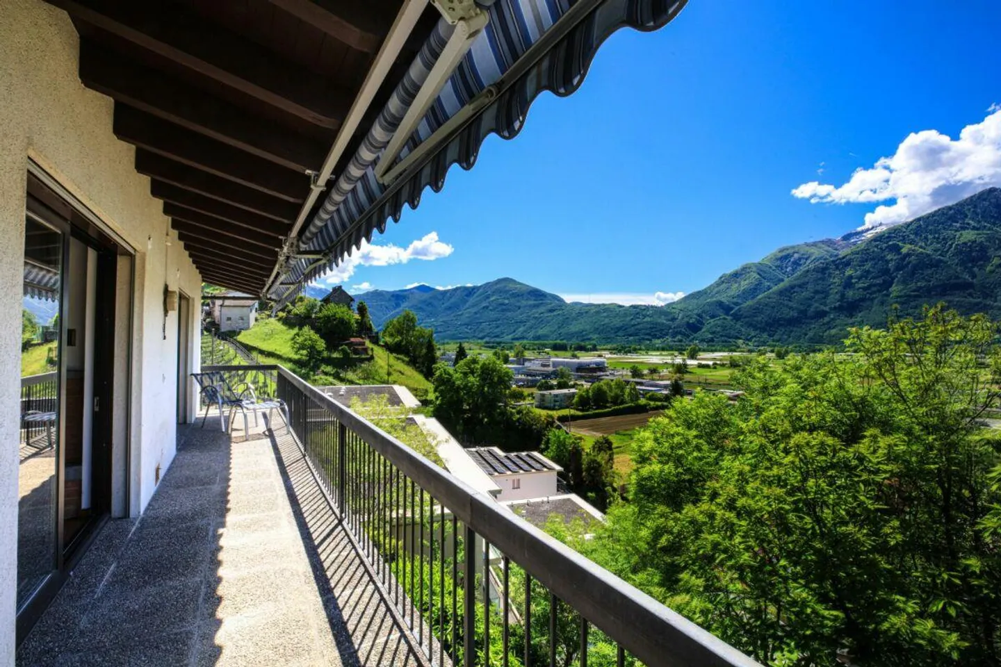LAVERTEZZO - House with Garden and Panoramic View - Photo 2 of 21