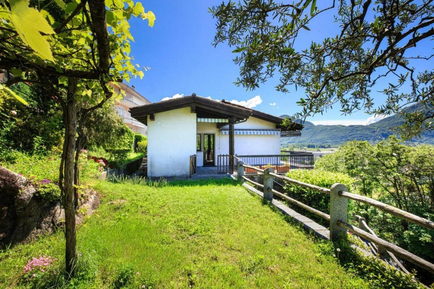 LAVERTEZZO - House with Garden and Panoramic View - Photo 4 of 21