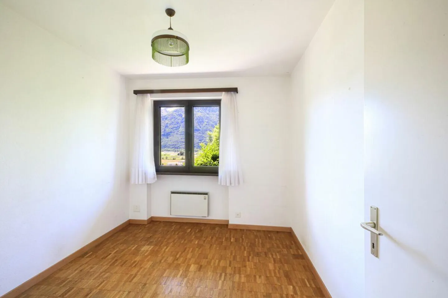 LAVERTEZZO - House with Garden and Panoramic View - Photo 12 of 21