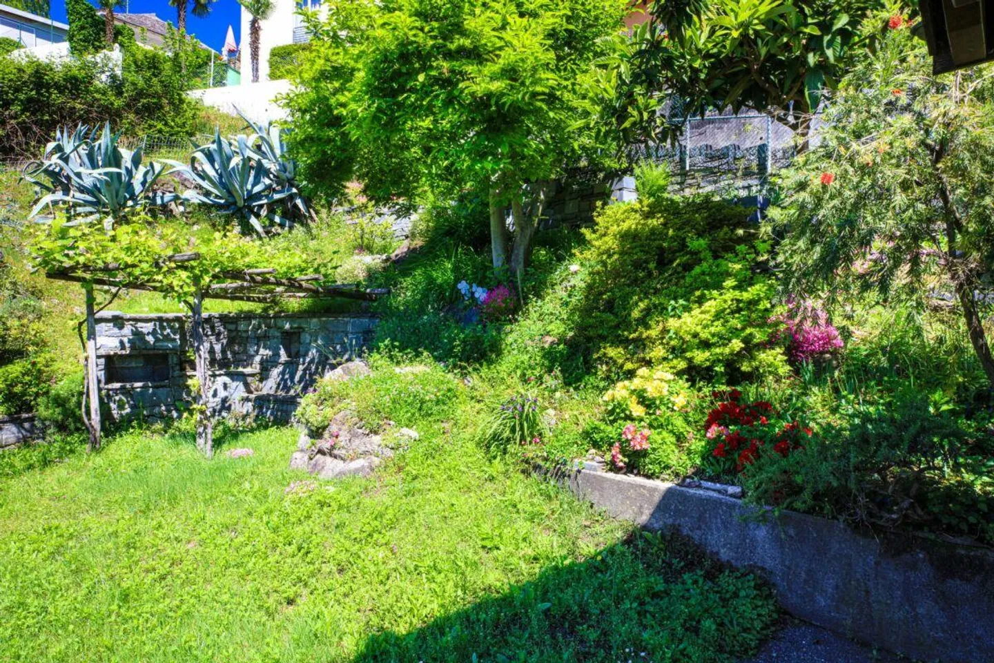 LAVERTEZZO - House with Garden and Panoramic View - Photo 16 of 21