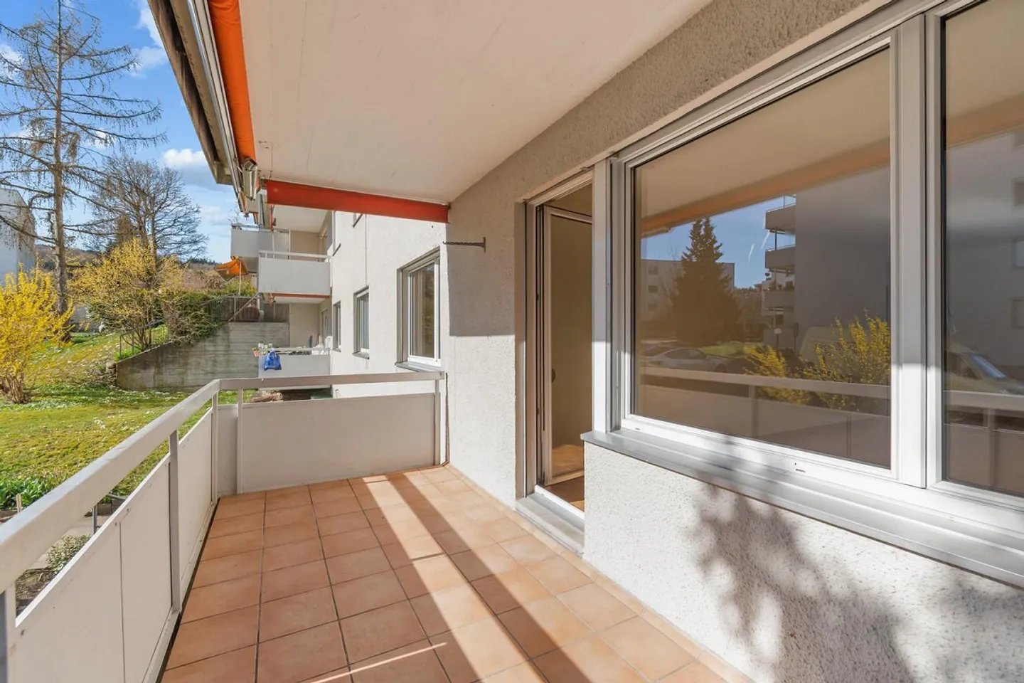 Ruhige Wohnung mit Blick ins Grüne - Foto 2 von 8