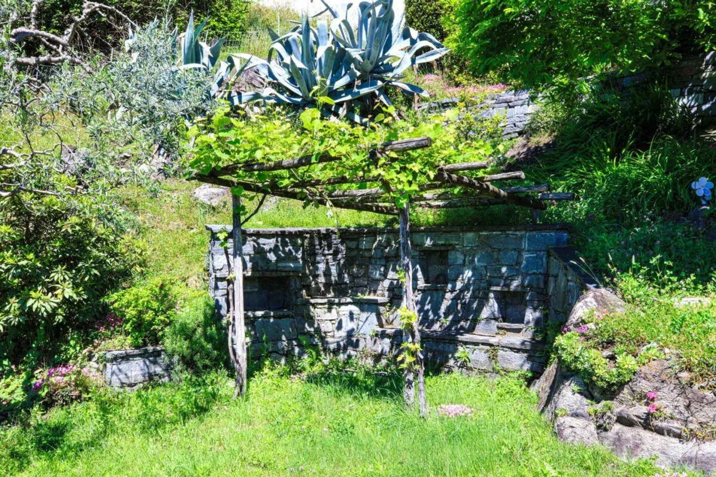 LAVERTEZZO - House with Garden and Panoramic View - Photo 17 of 21