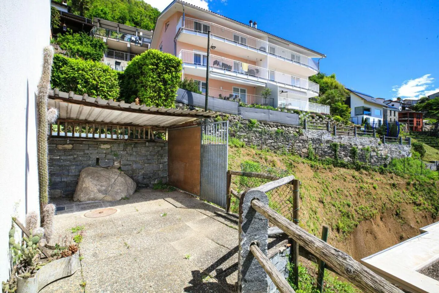 LAVERTEZZO - House with Garden and Panoramic View - Photo 18 of 21