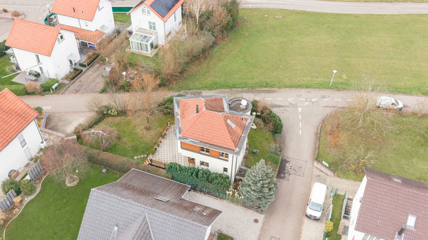 Belle maison individuelle de 4,5 pièces avec carport et grand jardin - Photo 23 sur 25