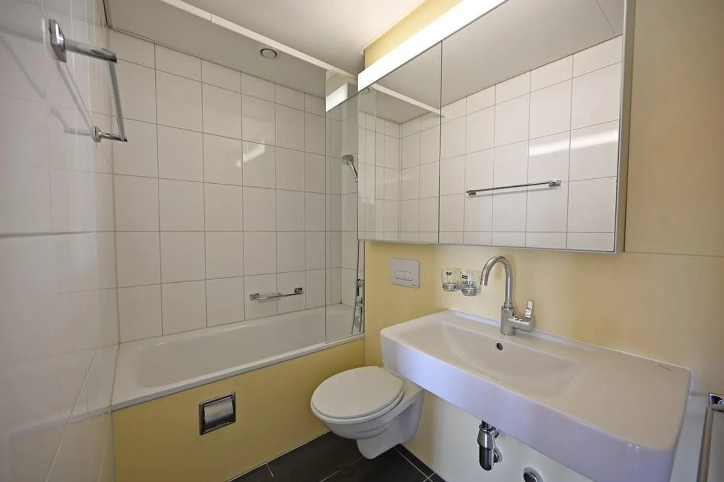 Mieten Sie eine 4 ½-Zimmer-Wohnung in Fribourg - Foto 4 von 5