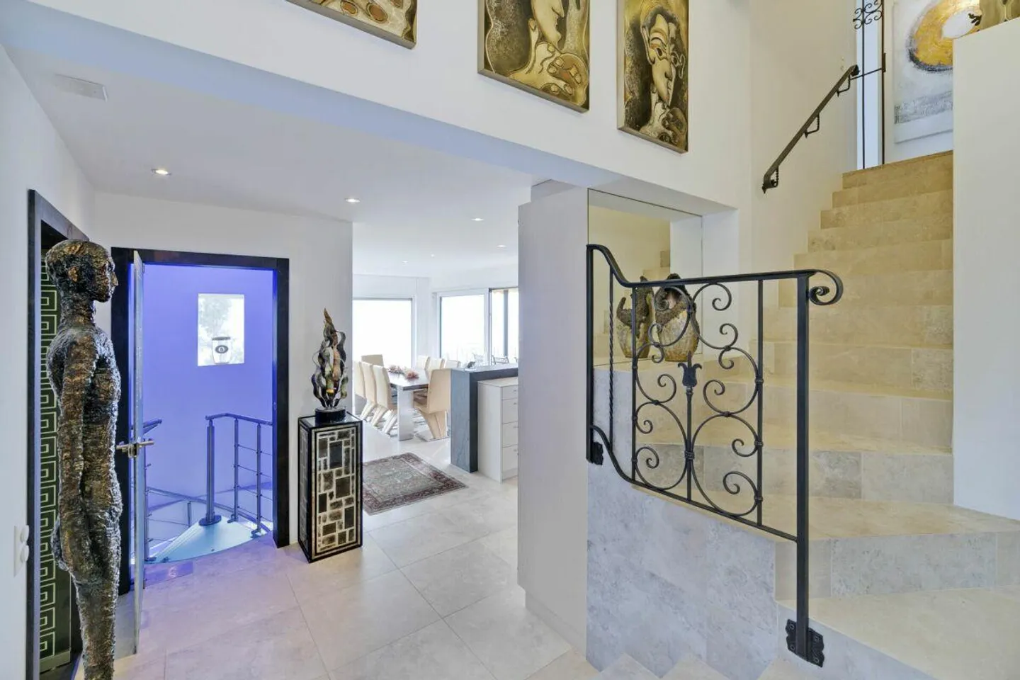 Mediterranean Villa with Infinity Pool and Panoramic Lake View in Brissago - Photo 10 of 21