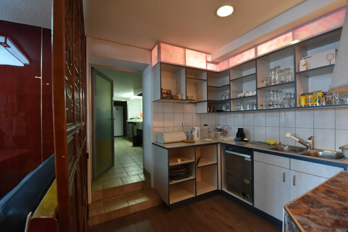 grossflächige Gewerberäumlichkeiten in Leukerbad - Foto 3 von 14