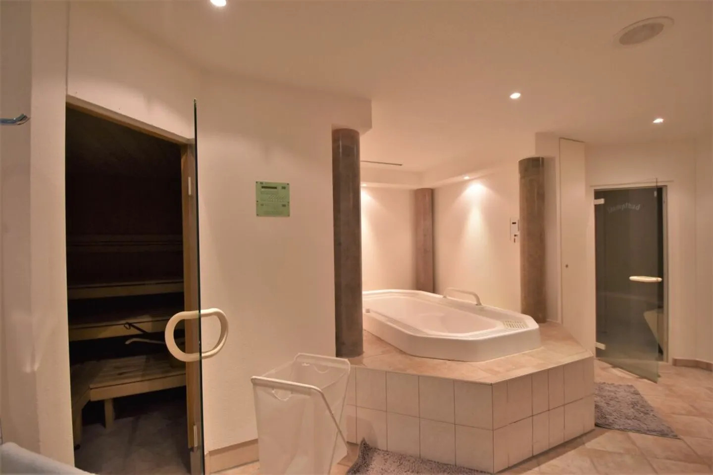 grossflächige Gewerberäumlichkeiten in Leukerbad - Foto 10 von 14