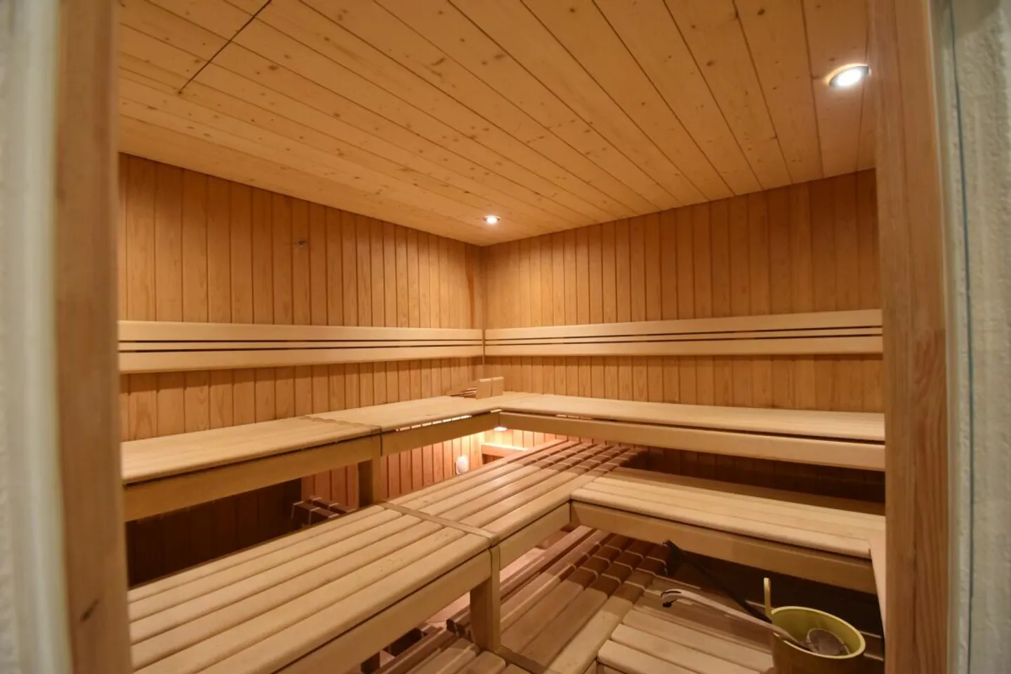 grossflächige Gewerberäumlichkeiten in Leukerbad - Foto 13 von 14