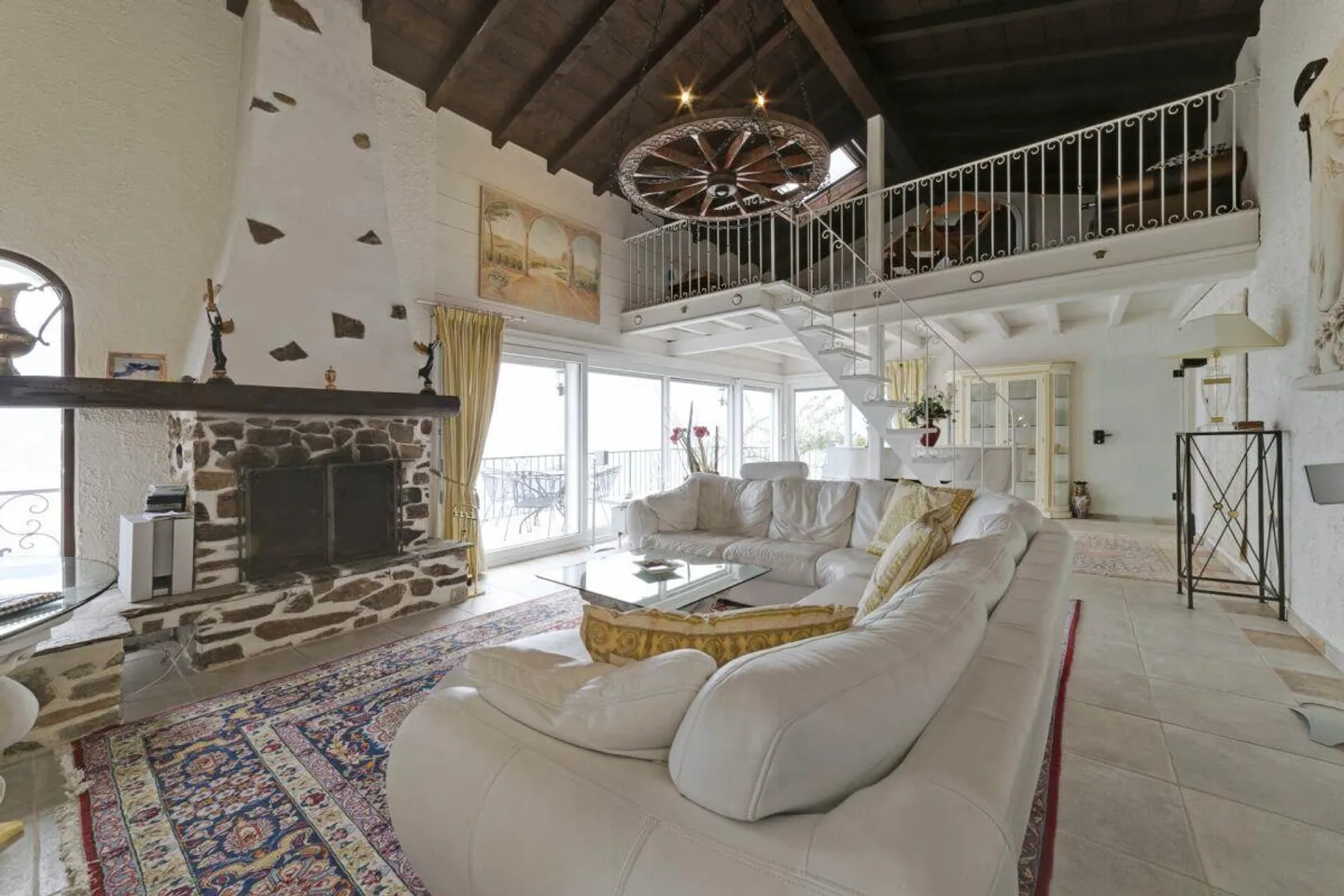 Mediterranean Villa with Infinity Pool and Panoramic Lake View in Brissago - Photo 13 of 21