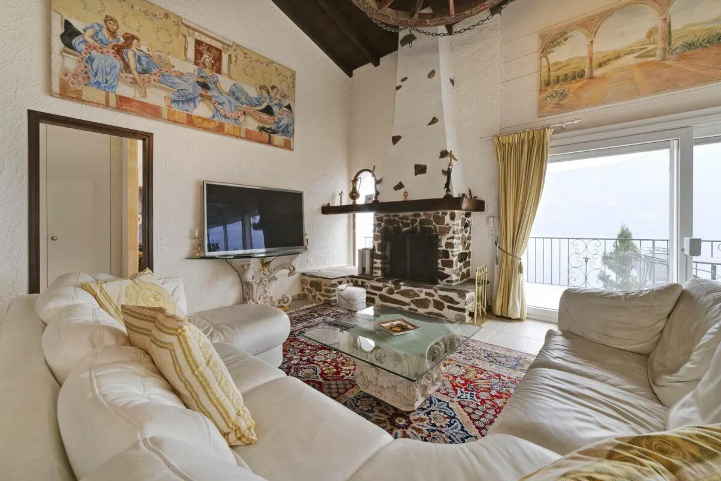 Mediterranean Villa with Infinity Pool and Panoramic Lake View in Brissago - Photo 15 of 21