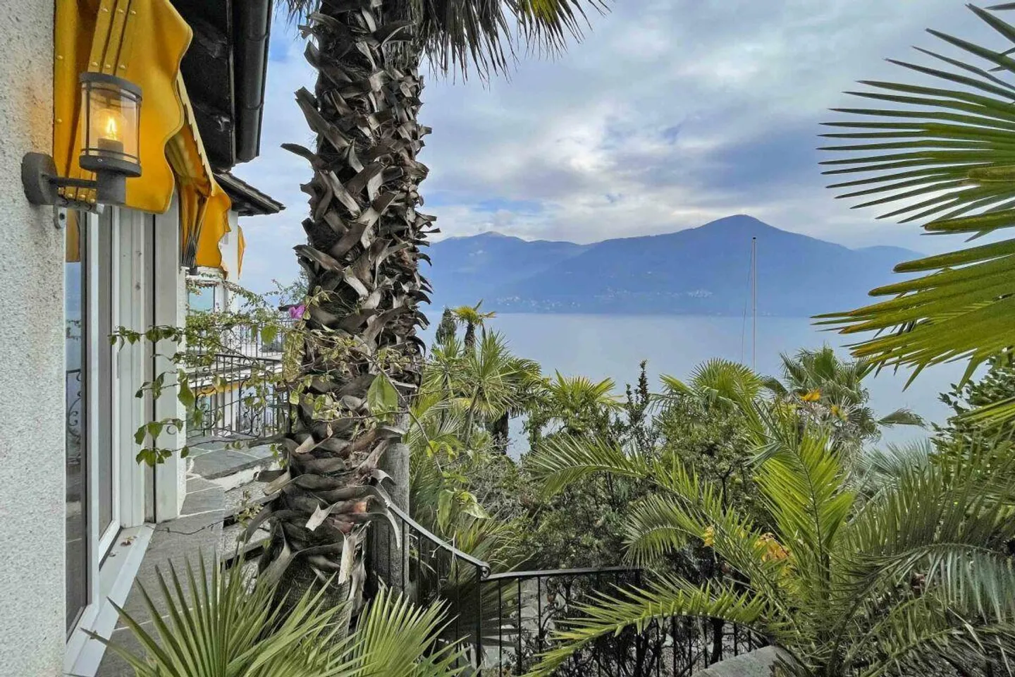 Mediterranean Villa with Infinity Pool and Panoramic Lake View in Brissago - Photo 21 of 21