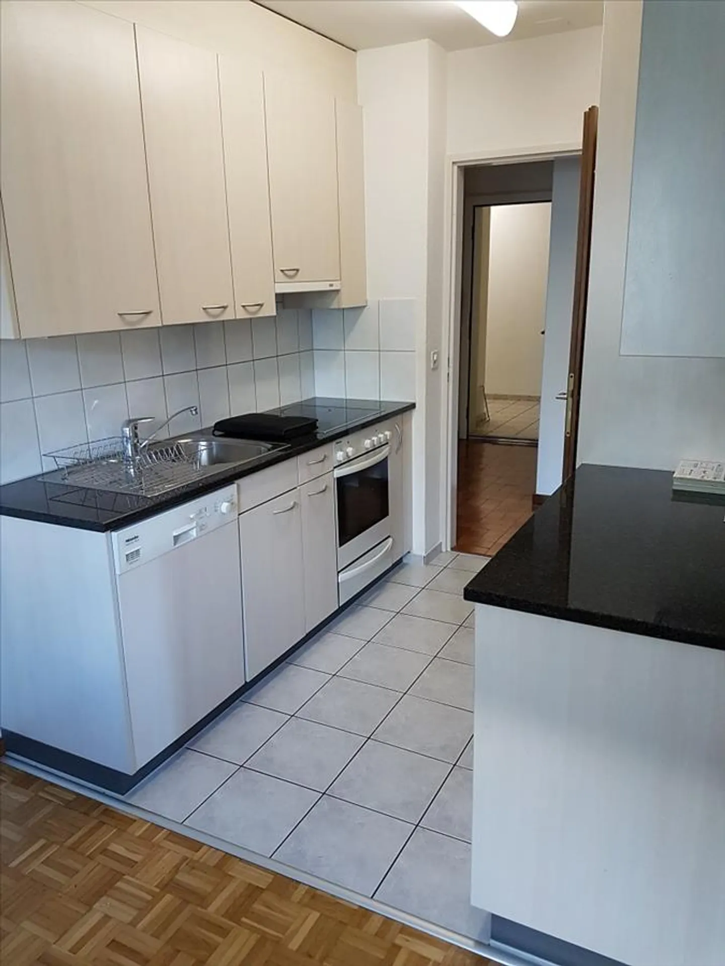 Moderne 2.5 Zi Wohnung nähe Spalentor! - Foto 4 von 9