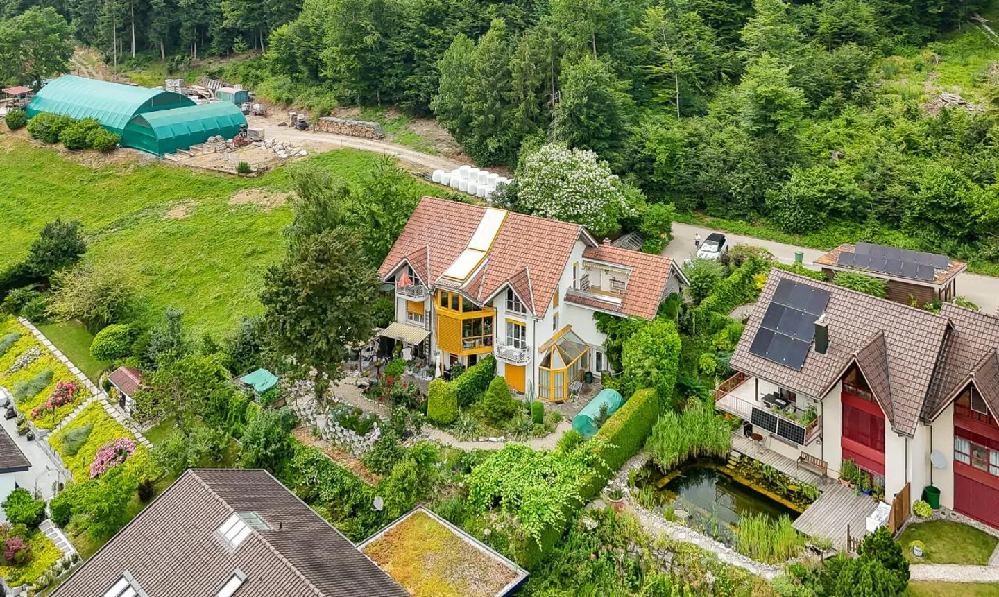 Single house for sale - Photo 1 of 13