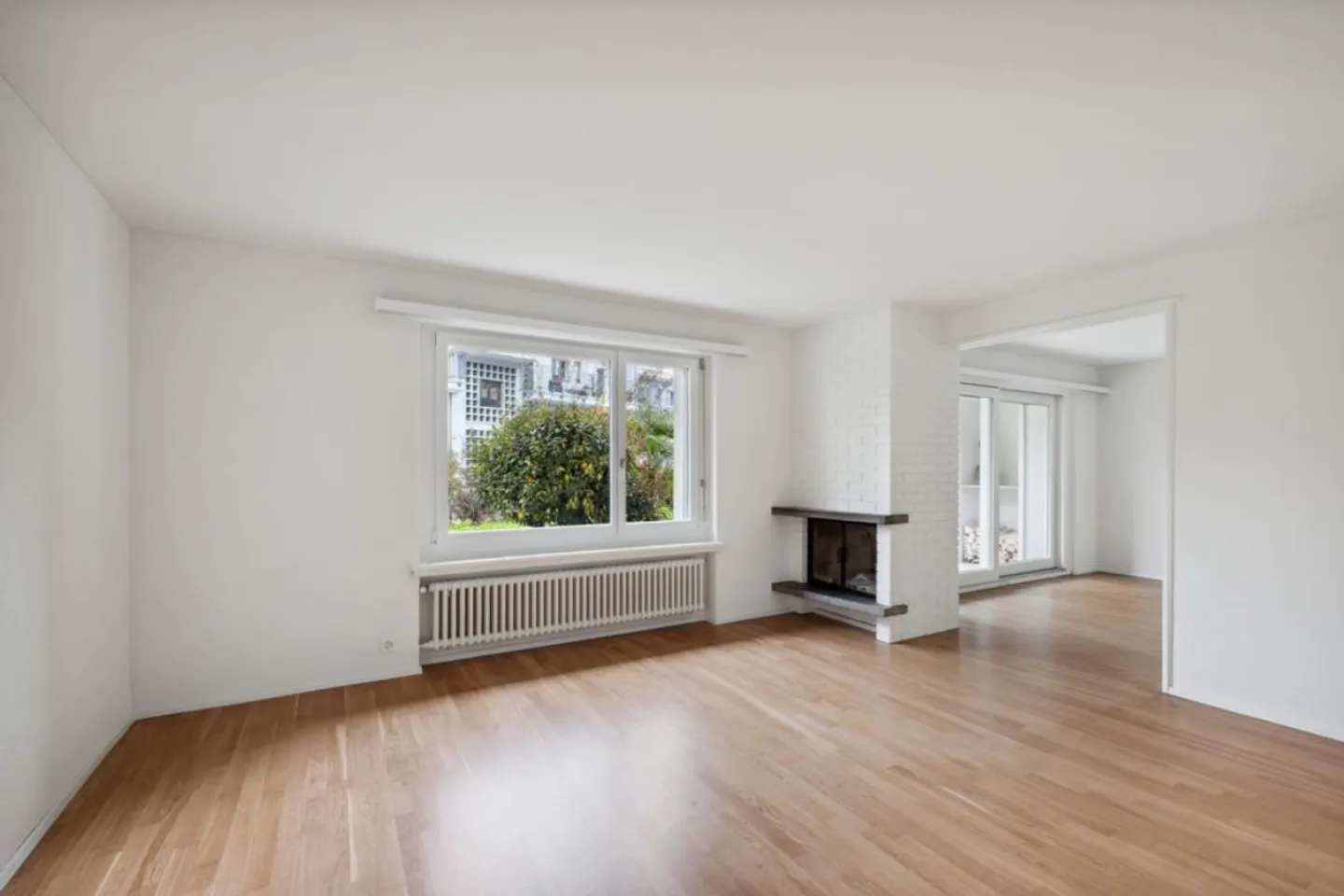 Penthouse apartment with fantastic lake and mountain views - Photo 8 of 11