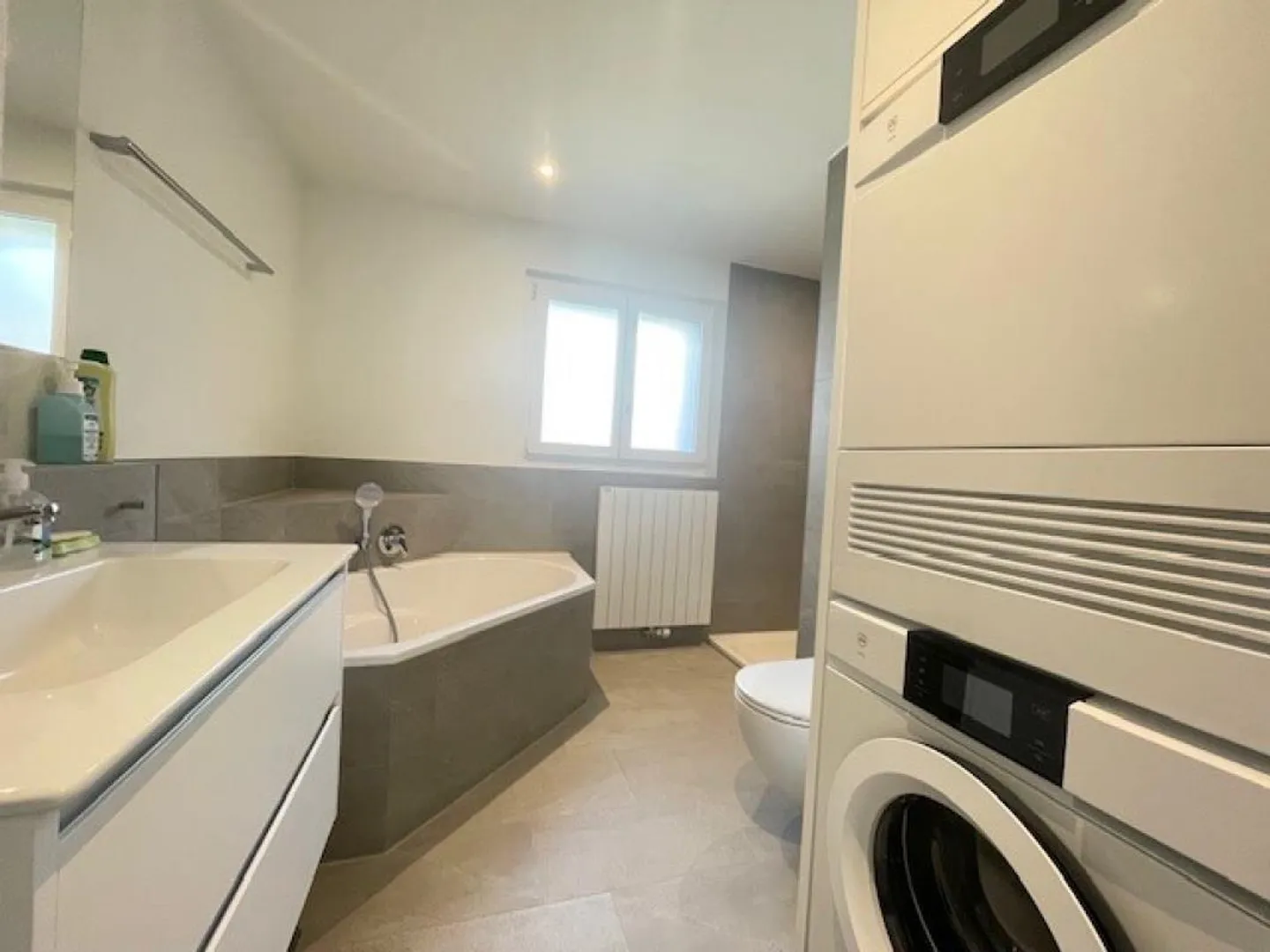 Penthouse apartment with fantastic lake and mountain views - Photo 11 of 11