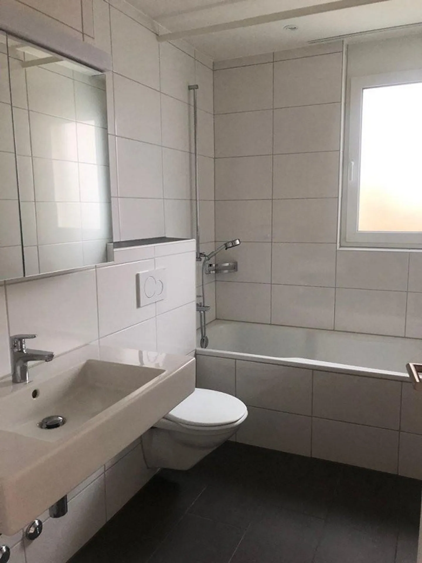 Modern 2-room apartment with roof terrace for rent - Photo 4 of 6