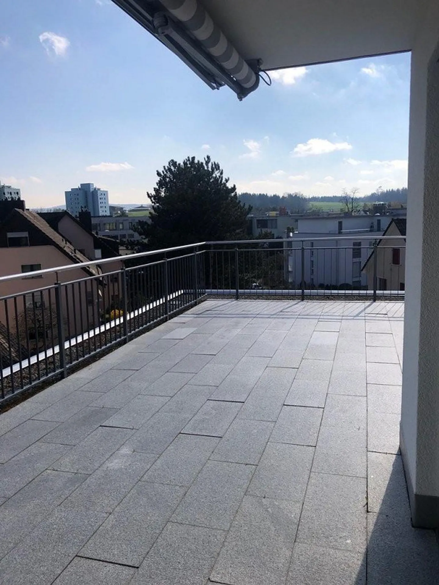 Modern 2-room apartment with roof terrace for rent - Photo 6 of 6