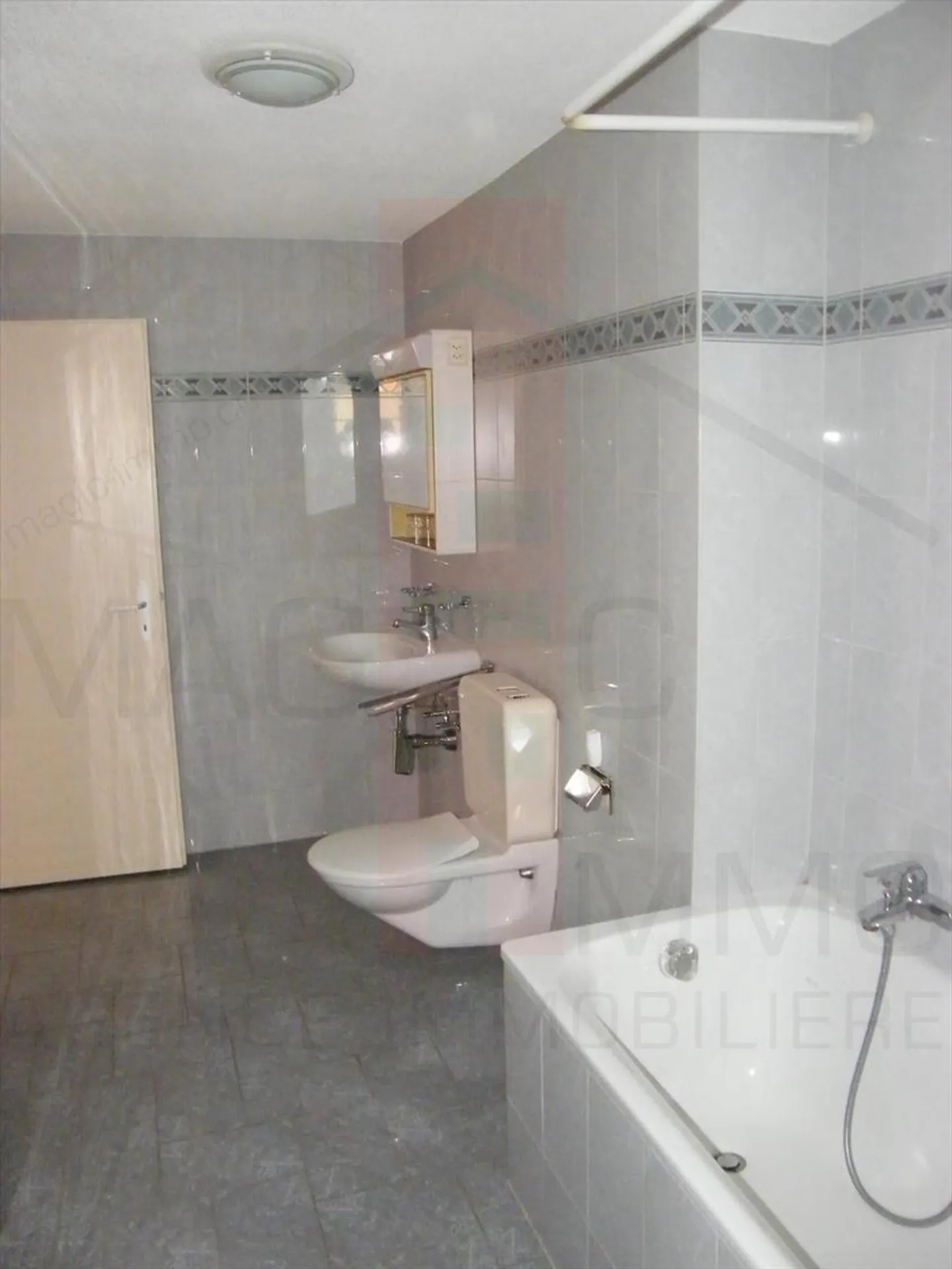 «Renoviertes Gebäude im Stadtzentrum von Porrentruy» - Foto 3 von 8