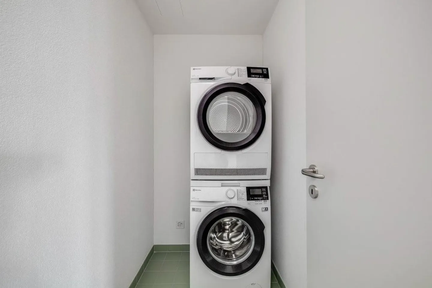 Modern 4.5-room apartment with a view - Photo 4 of 11