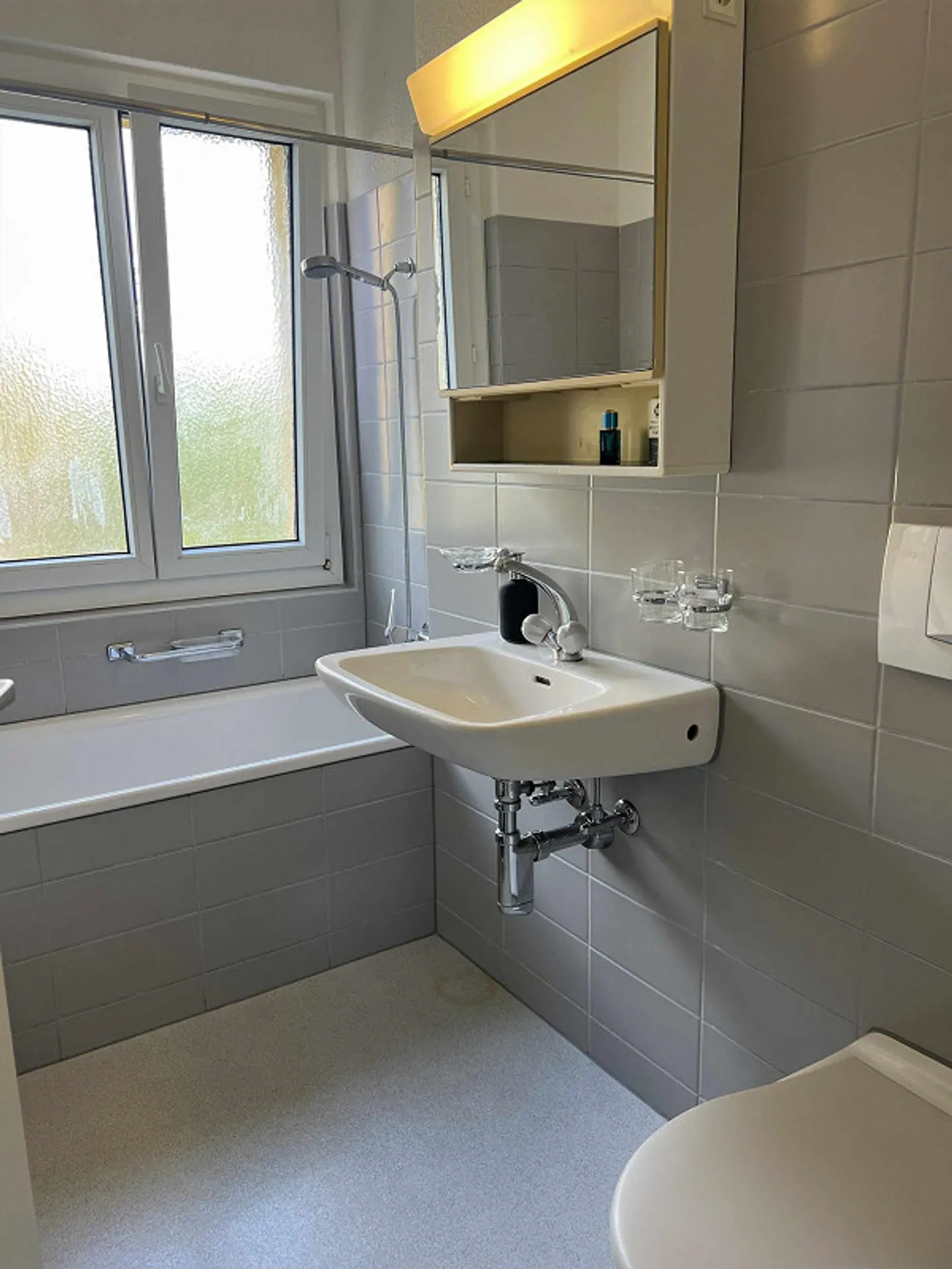 Chambre dans un appartement partagé au centre de Zug - Photo 5 sur 6