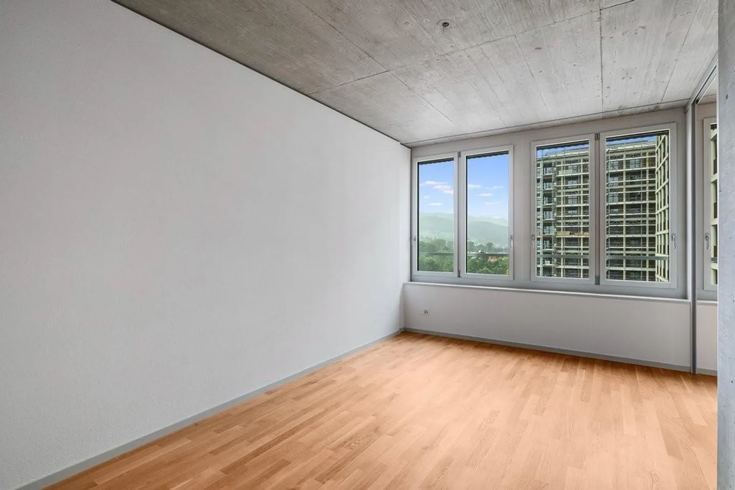 Modern 4.5-room apartment with a view - Photo 8 of 11