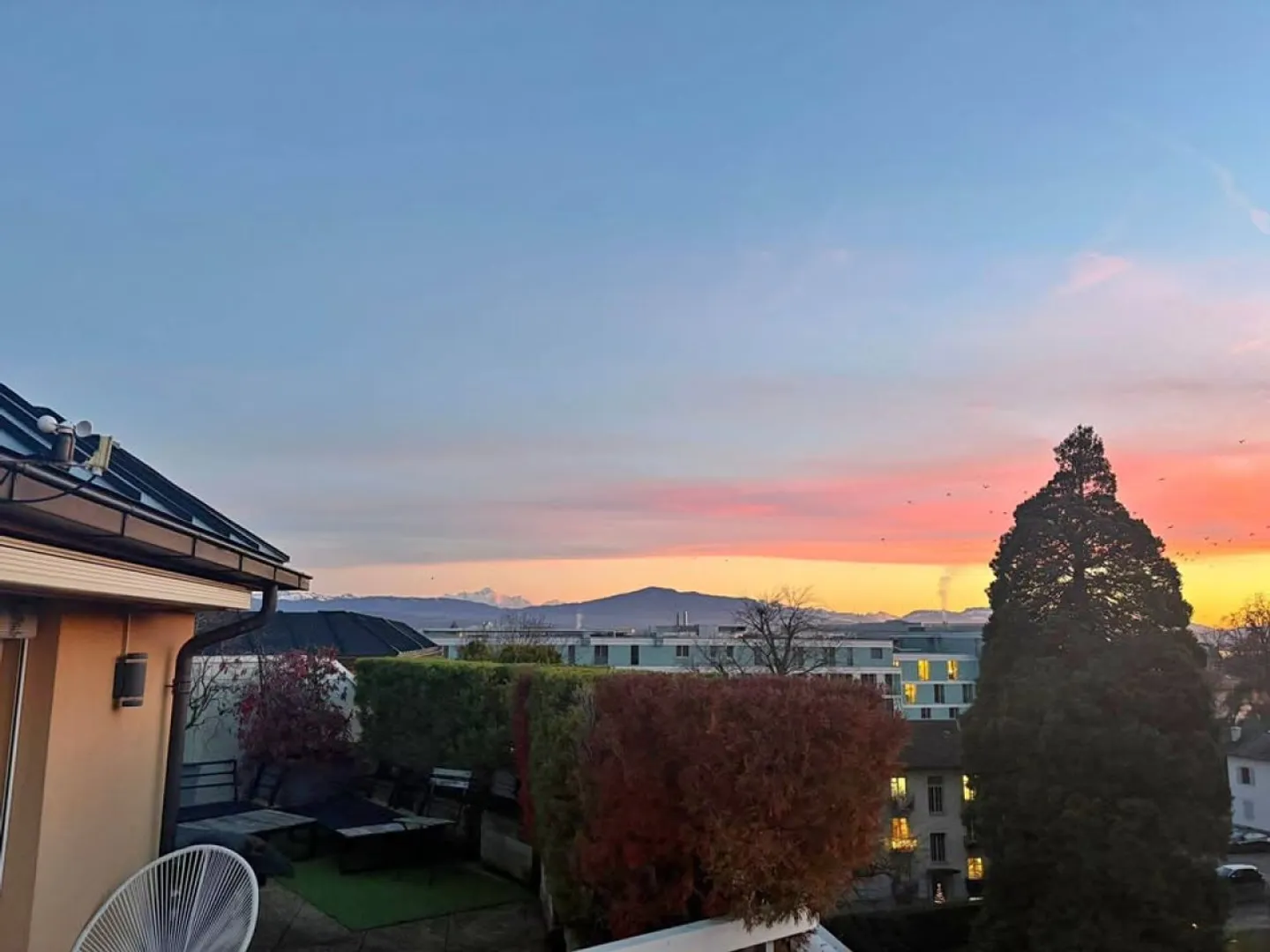 For rent - Magnificent 4.5-room apartment with panoramic view in Nyon - Photo 2 of 10