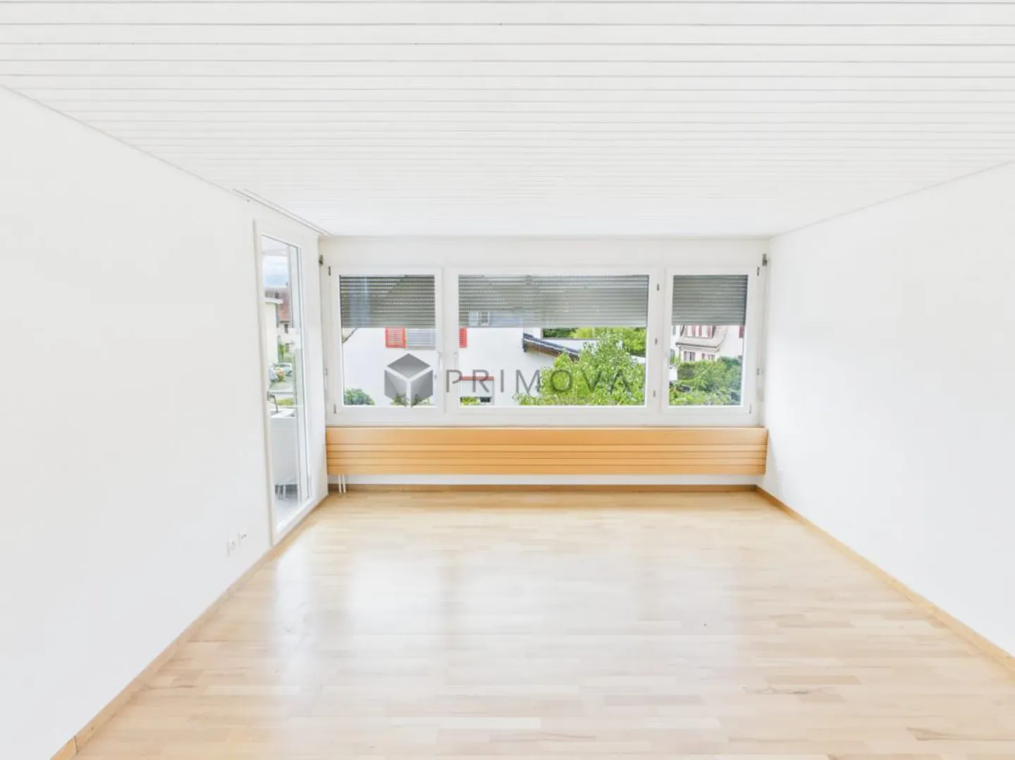 Appartamento spazioso con layout flessibile in una posizione verde - Foto 6 di 12