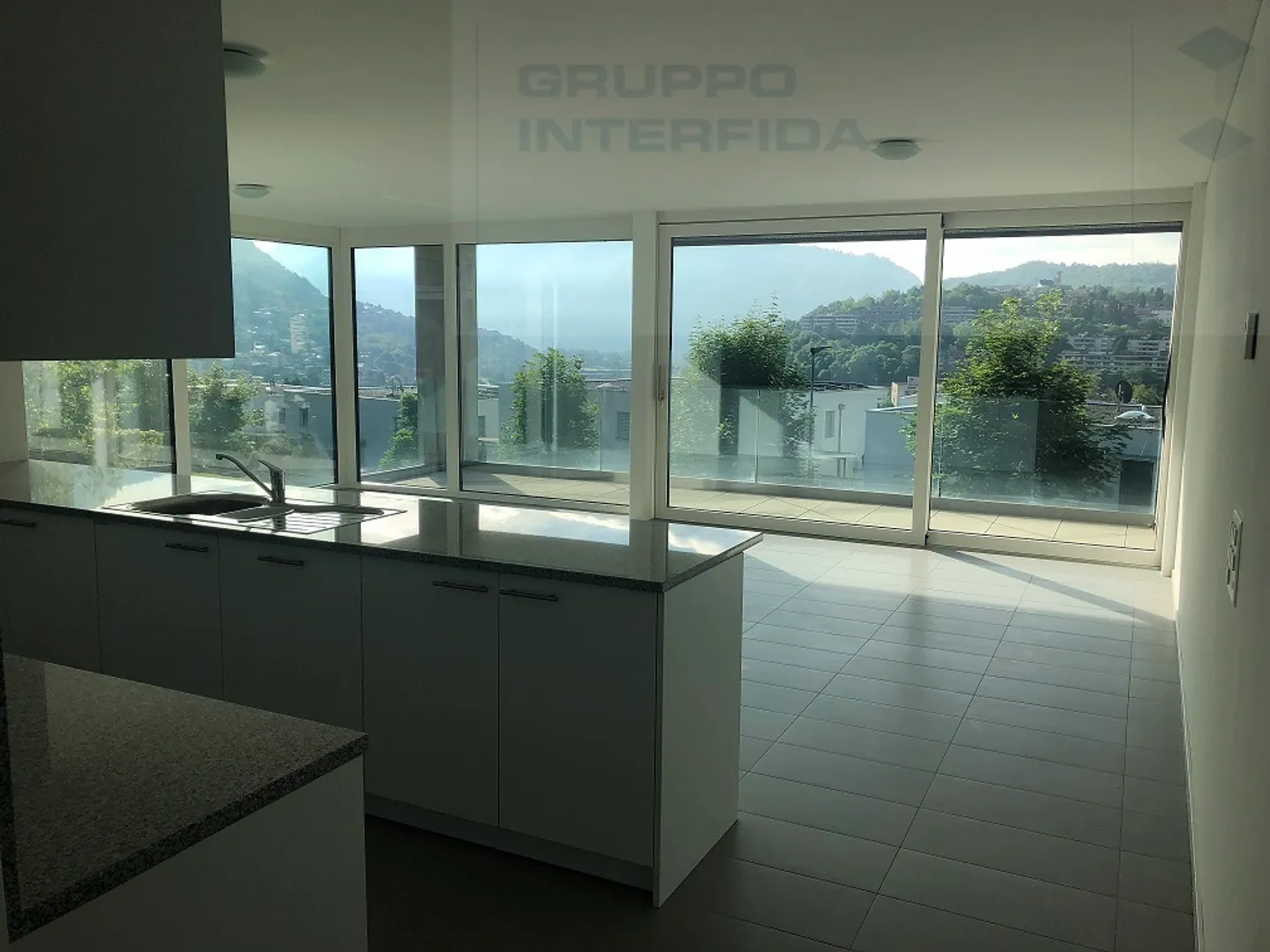 Modern 3.5-room apartment with terrace - Photo 4 of 7