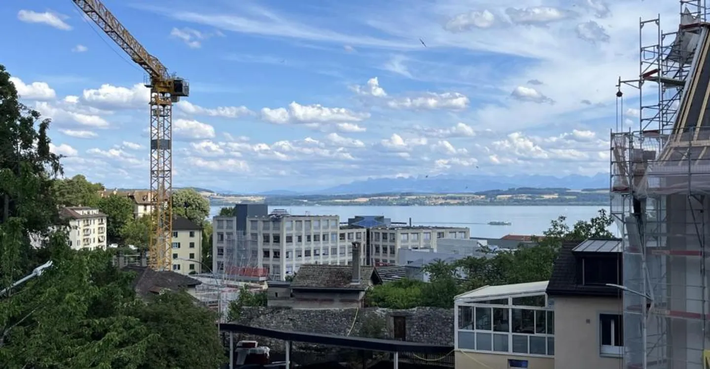 INTERAMENTE RISTRUTTURATO, CON VISTA SUL LAGO - Foto 1 di 9