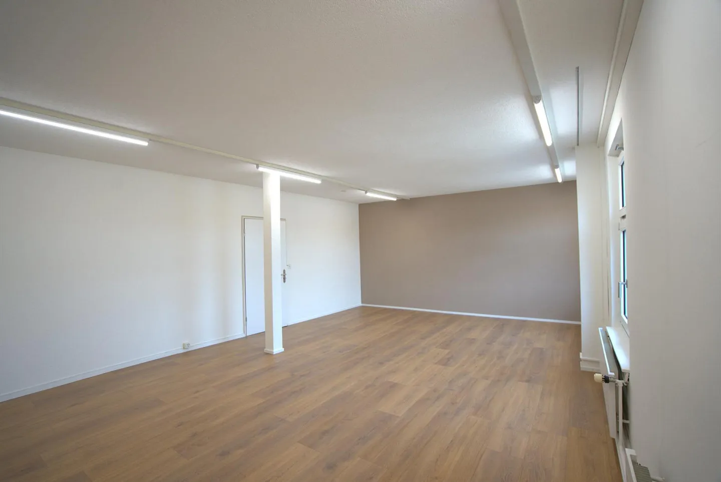 Versatile commercial space in the heart of Wetzikon - Photo 1 of 2