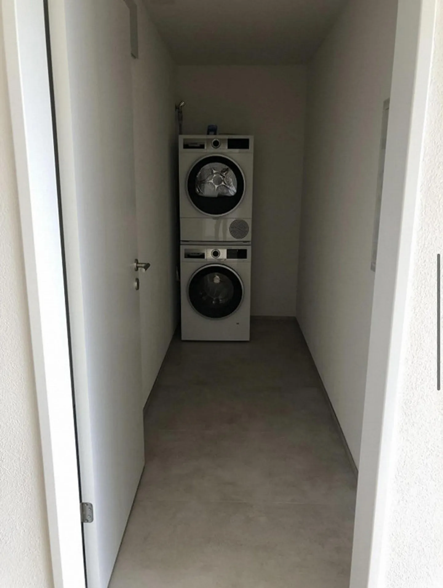 Appartement moderne de 2,5 pièces avec jardin - Photo 4 sur 9