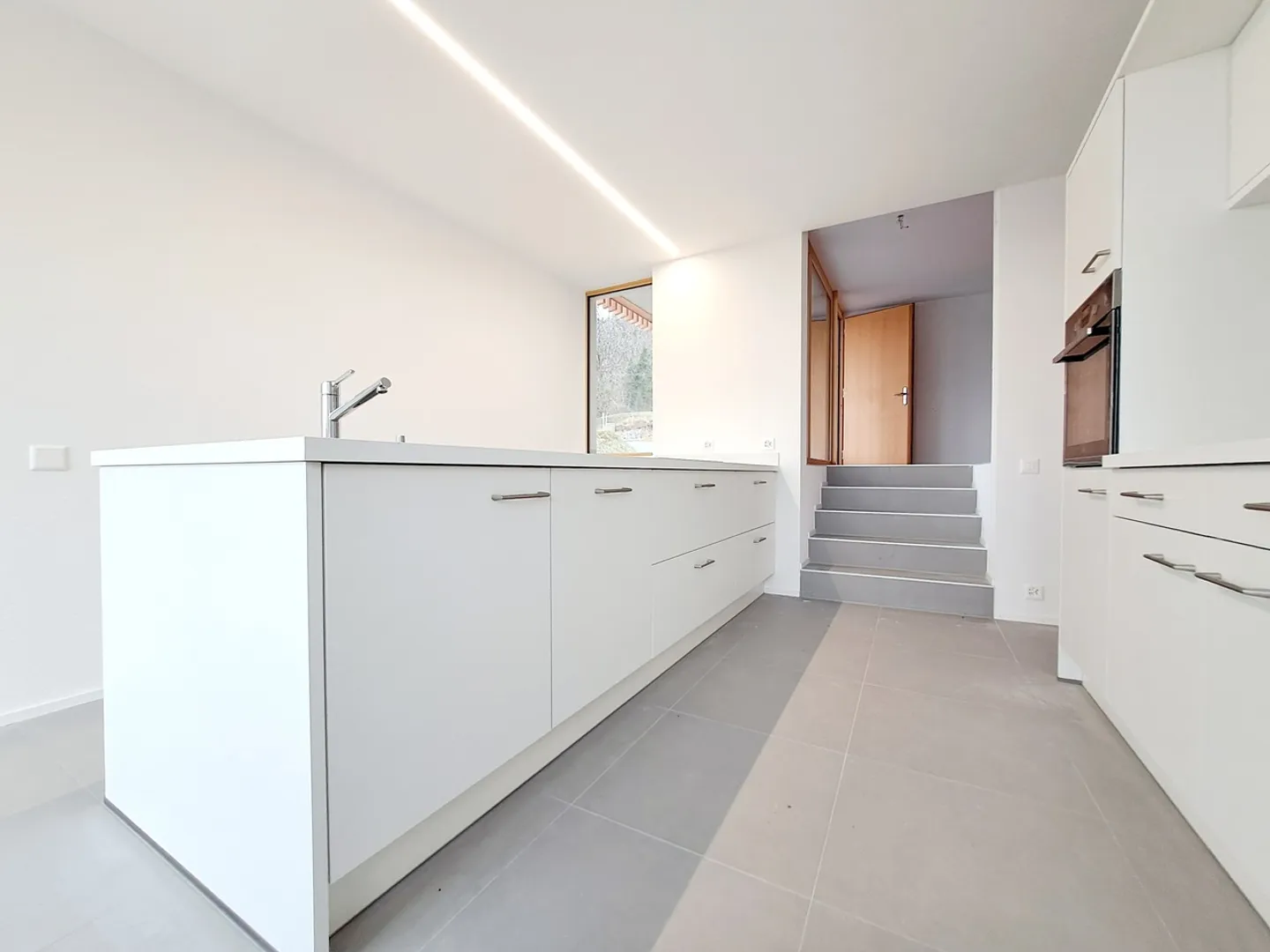 CHAMPAGNE 14, New 4.5-Room Apartment with Private Terrace - Photo 1 of 12