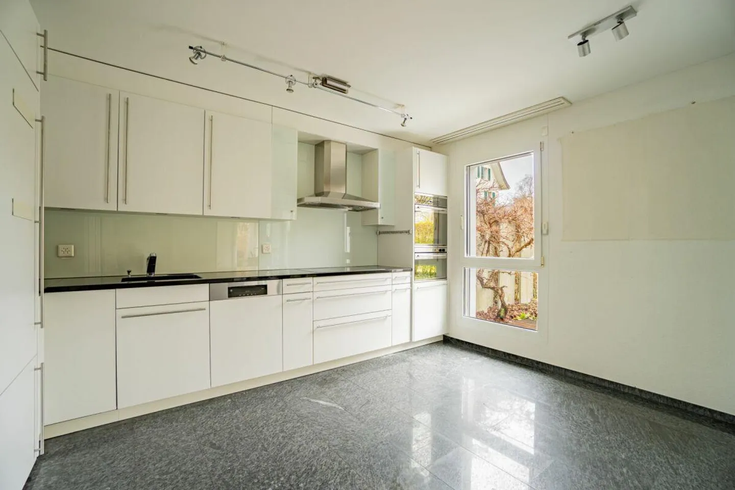 4.5 Zimmer Erdgeschosswohnung - Foto 4 von 12