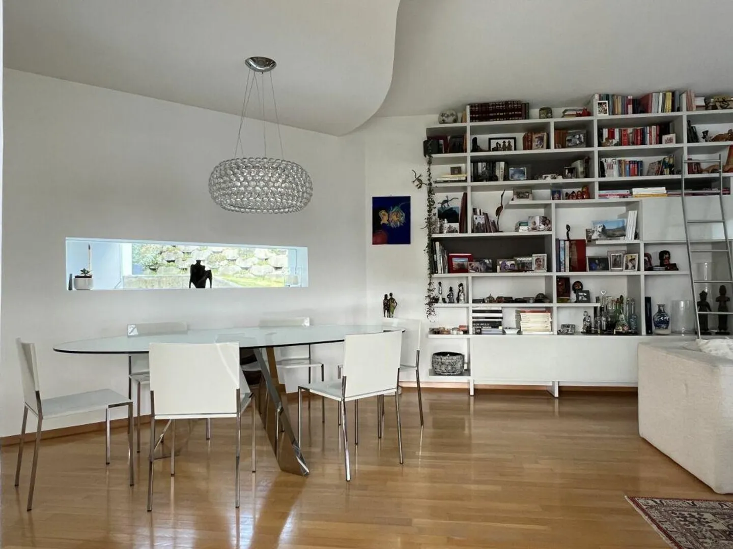 Exklusive Villa mit großem Garten und Schwimmbad - Foto 7 von 18