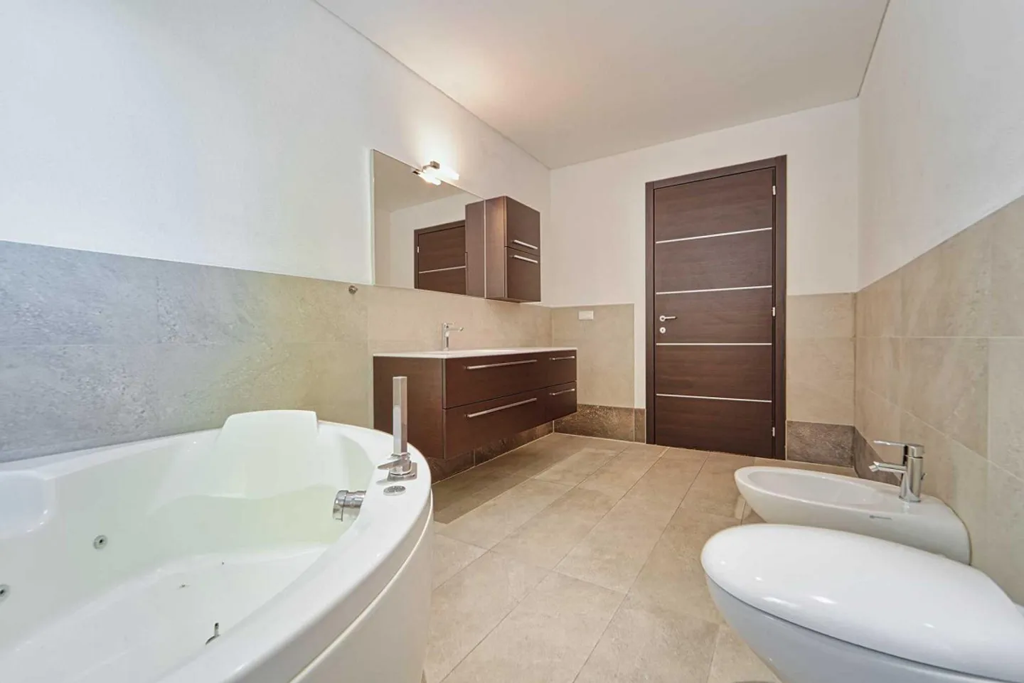 Einladendes Apartment mit Seesicht - Foto 8 von 8