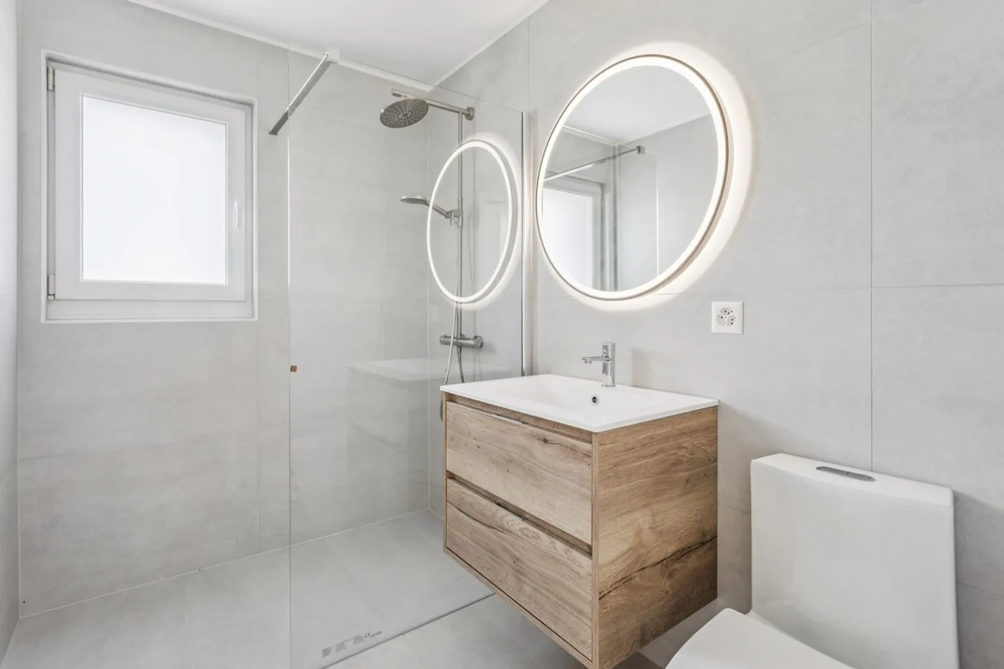 Estavayer-le-Lac – appartement rénové de 4,5 pièces avec terrasse et vue sur le lac - Photo 11 sur 12